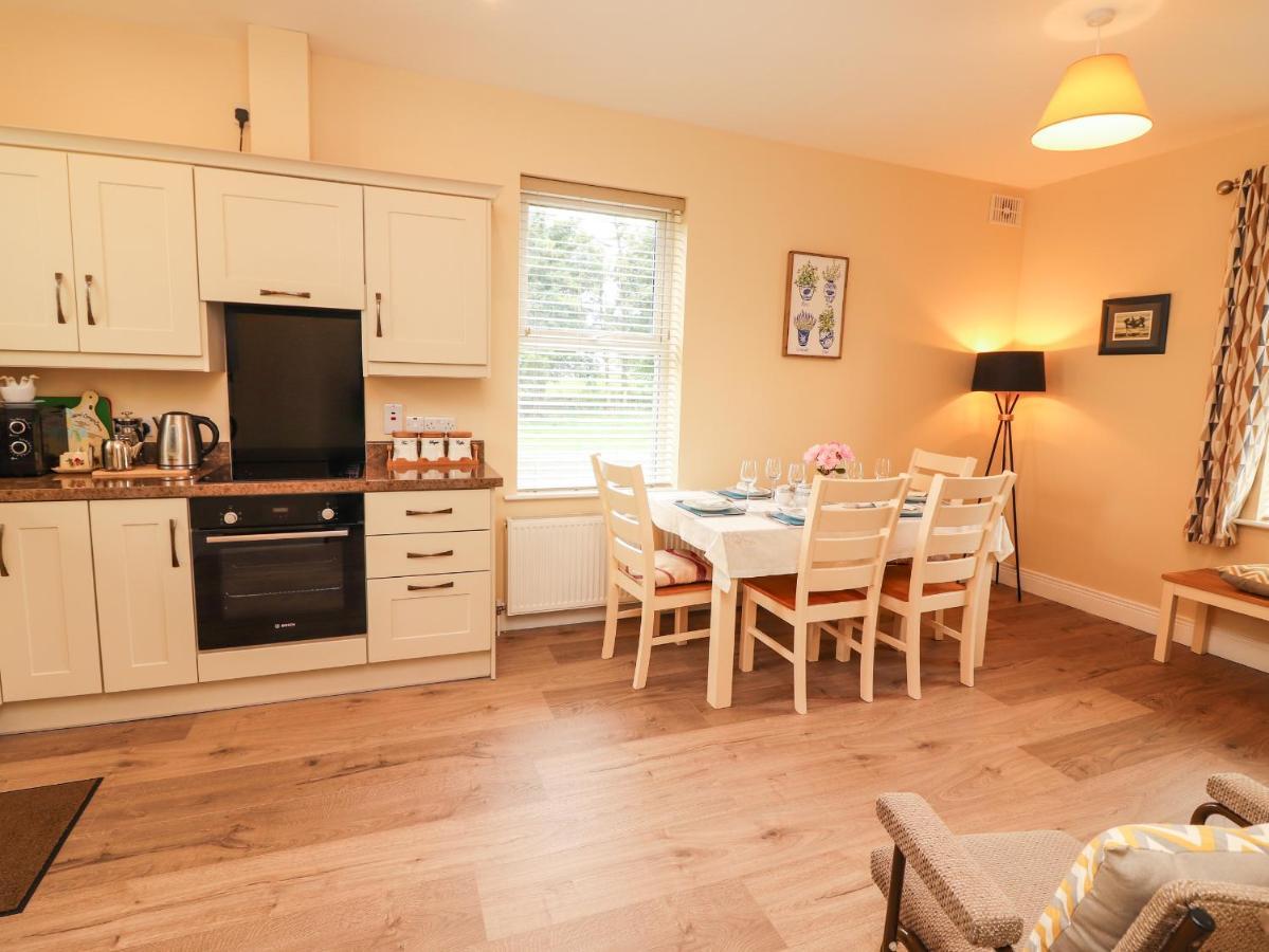 Villa Meadow View Ennis Esterno foto