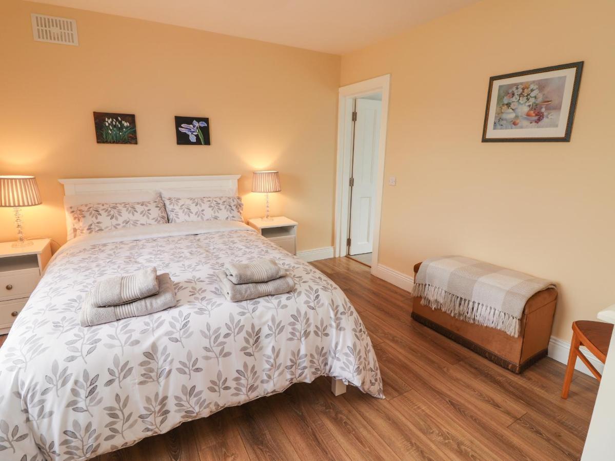 Villa Meadow View Ennis Esterno foto